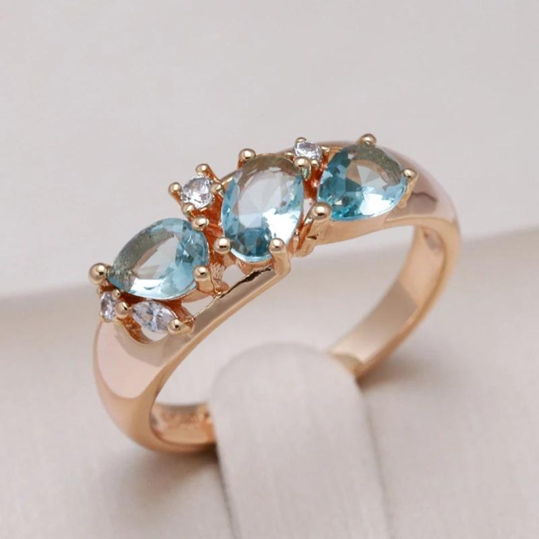 Ruby | Elegant Blue Vintage Zirconia Ring in Gold