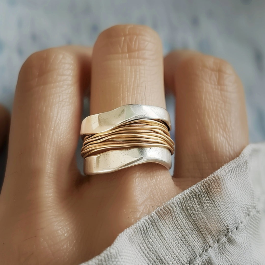 Ophelia | Silver Gold Thread Ring