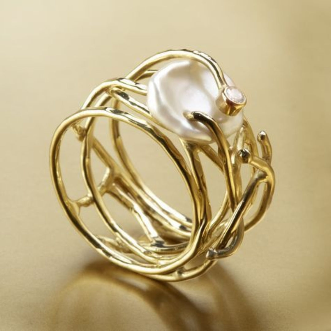 Scarlett | Thin Gold and Pearl Ring