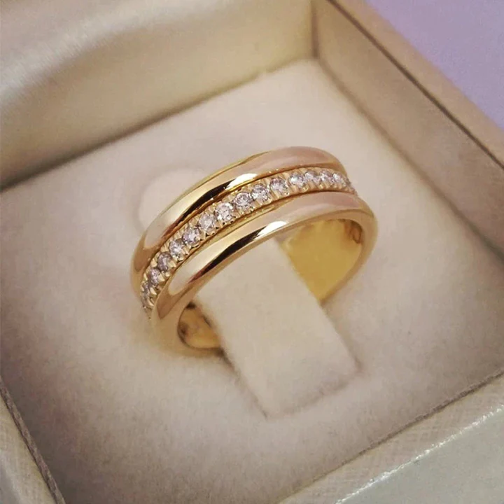Dahlia | Vintage Zirconia Framed Ring