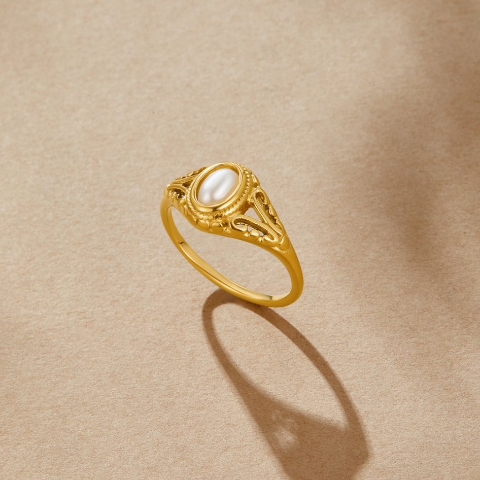 Camilla | Vintage Royal Pearl Ring